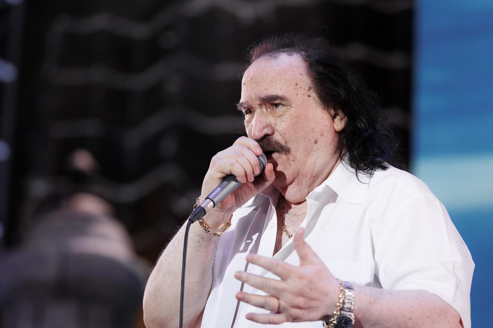 Mišo Kovač i prijatelji na Starom placu u Splitu Mišo Kovač i prijatelji na Starom placu u Splitu