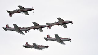 Iznad zadarske rive održan Letački program “Pukovnik Mirko Vukušić” Iznad zadarske rive održan Letački program “Pukovnik Mirko Vukušić”