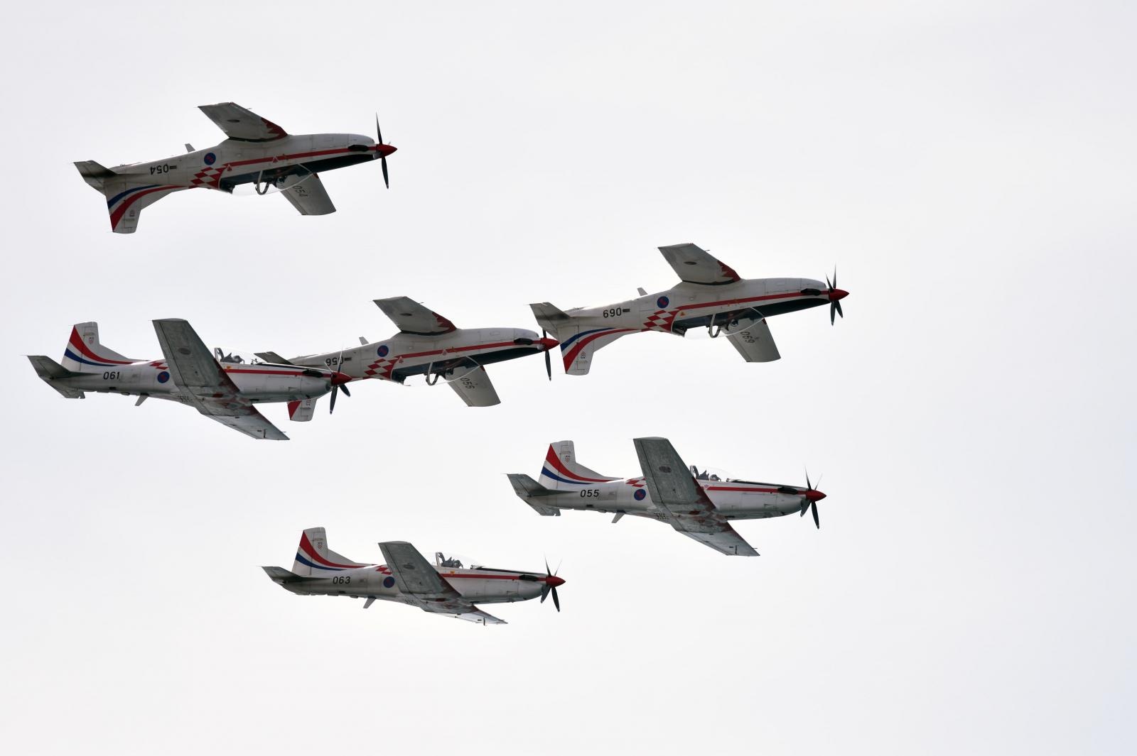 Iznad zadarske rive održan Letački program “Pukovnik Mirko Vukušić” Iznad zadarske rive održan Letački program “Pukovnik Mirko Vukušić”