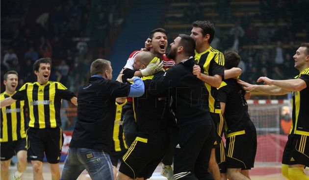 CB Dobermann, Kutija šibica. Foto: Hina