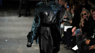 Trend izvještaj za jesen 2010: Crveni baršun (Fashionologie.com)