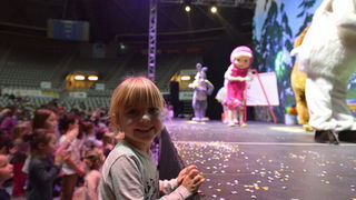 Predstava “Maša i Medvjed” moskovskog Dječjeg kazališta oduševila zadarske mališane Predstava “Maša i Medvjed” moskovskog Dječjeg kazališta oduševila zadarske mališane