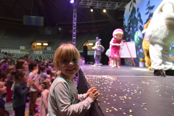 Predstava “Maša i Medvjed” moskovskog Dječjeg kazališta oduševila zadarske mališane Predstava “Maša i Medvjed” moskovskog Dječjeg kazališta oduševila zadarske mališane