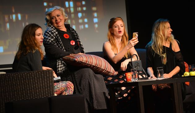 Komedija 5žena.com Teatromana i Satiričkog kazališta Kerempuh