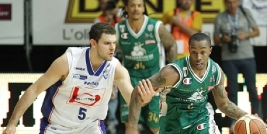 Bennet Cantu – Montepaschi Siena, foto: Legabasket.it Bennet Cantu – Montepaschi Siena, foto: Legabasket.it