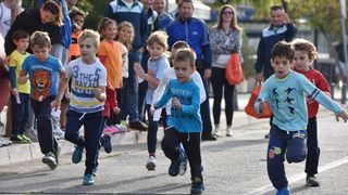 Šibenik: Dječja te utrke Šibenskih deset & Draženova četvorka povodom 53. rođendana Dražena Petrovića Šibenik: Dječja te utrke Šibenskih deset & Draženova četvorka povodom 53. rođendana Dražena Petrovića