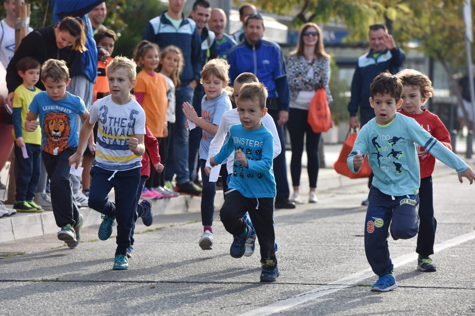 Šibenik: Dječja te utrke Šibenskih deset & Draženova četvorka povodom 53. rođendana Dražena Petrovića Šibenik: Dječja te utrke Šibenskih deset & Draženova četvorka povodom 53. rođendana Dražena Petrovića