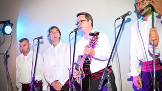 Klapa Contra oduševila u Teatro Baru i Zlatnom kutiću. Foto: Iva Perinčić Klapa Contra oduševila u Teatro Baru i Zlatnom kutiću. Foto: Iva Perinčić