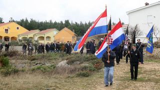 Polaganjem vijenaca na središnjem križu, u Novigradu je obilježena obljetnica pogibije članova HRM-a i Druge gardijske brigade za vrijeme akcije Maslenica. Photo: Dino Stanin/PIXSELL Polaganjem vijenaca na središnjem križu, u Novigradu je obilježena obljetnica pogibije članova HRM-a i Druge gardijske brigade za vrijeme akcije Maslenica. Photo: Dino Stanin/PIXSELL