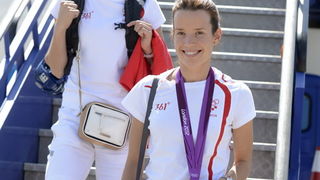 Zagreb, 130812.
Zracna luka Pleso.
Povratak Hrvatskih sportasa u Zagreb sa Olimpijskih igara u Londonu.
Na slici: Na povratku iz Londona sa Olimpijskih Igara, vecina hrvatskih sportasa se vraca avionskim letom Croatie Airlinesa za Zagreb.
Sestre Ana I Lu Zagreb, 130812.
Zracna luka Pleso.
Povratak Hrvatskih sportasa u Zagreb sa Olimpijskih igara u Londonu.
Na slici: Na povratku iz Londona sa Olimpijskih Igara, vecina hrvatskih sportasa se vraca avionskim letom Croatie Airlinesa za Zagreb.
Sestre Ana I Lu