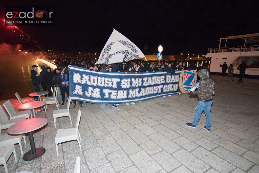 Okupljanje Tornada na Forumu i korteo do Krešinog doma Okupljanje Tornada na Forumu i korteo do Krešinog doma