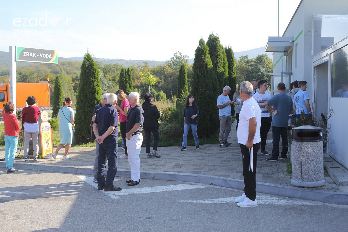 Bibinjci gradišćanskim Hrvatima darovali 1.82 metara visok kip sv. Roka Bibinjci gradišćanskim Hrvatima darovali 1.82 metara visok kip sv. Roka