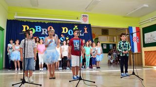 Prvi dan škole u OŠ Stanovi  ; foto Iva Perinčić