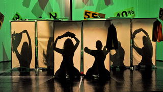 Plesna udruga Gesta: Božićni šoping u SuperOvoj, Foto: Željko Karavida Plesna udruga Gesta: Božićni šoping u SuperOvoj, Foto: Željko Karavida