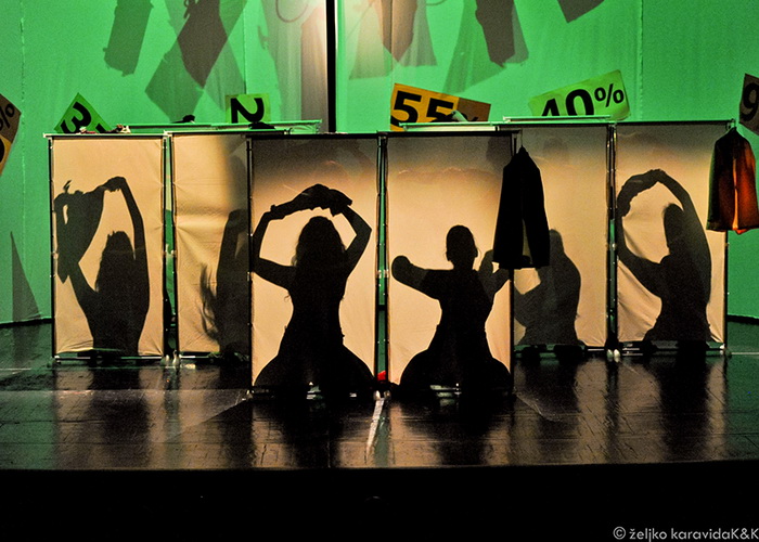 Plesna udruga Gesta: Božićni šoping u SuperOvoj, Foto: Željko Karavida Plesna udruga Gesta: Božićni šoping u SuperOvoj, Foto: Željko Karavida
