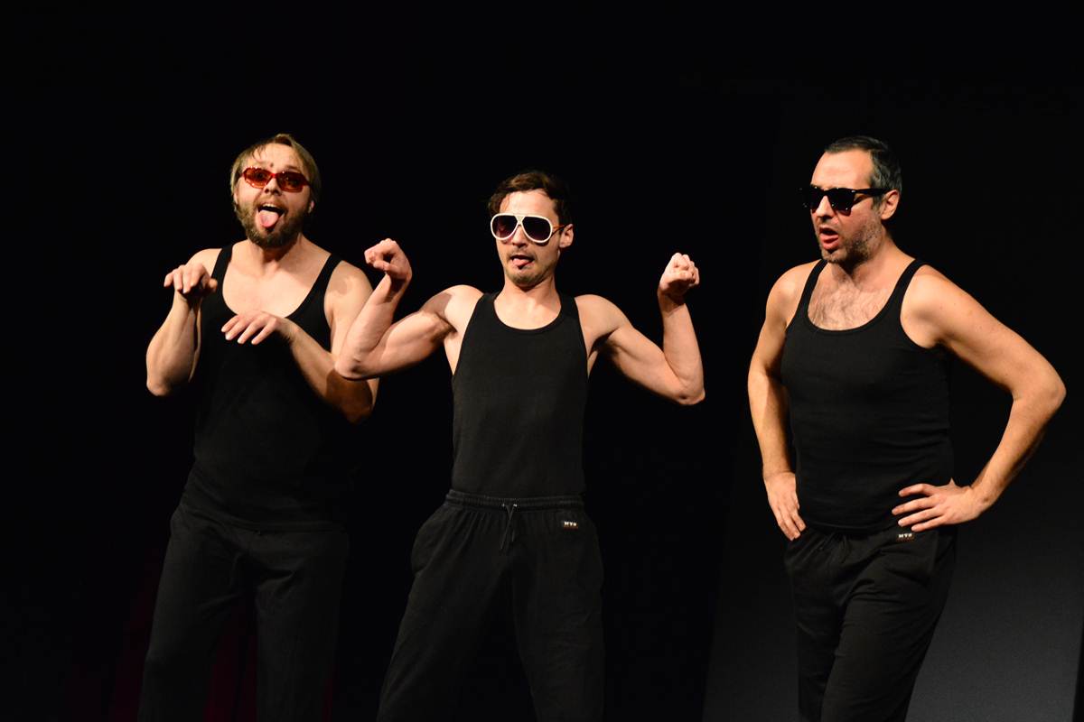 Predstava “Njuške” u HNK Zadar, foto: Iva Perinčić Predstava “Njuške” u HNK Zadar, foto: Iva Perinčić