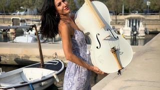 Ana Rucner u čarobnoj ulozi između mora i zvijezda Ana Rucner u čarobnoj ulozi između mora i zvijezda