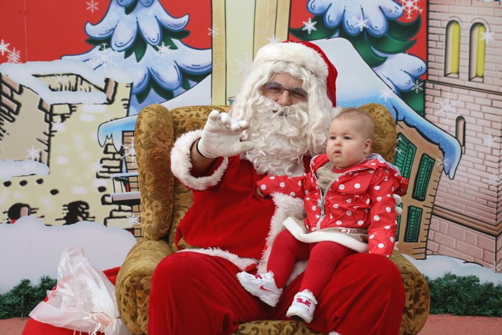 Virska dječica iz vrtića “Smješko” uživala u druženju s Djedom Mrazom Virska dječica iz vrtića “Smješko” uživala u druženju s Djedom Mrazom