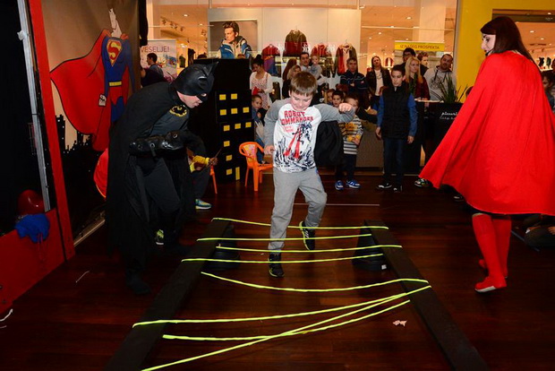 Superheroji u trgovinskom centru Supernova 25. listopada 2014. Foto: Iva Perinčić Superheroji u trgovinskom centru Supernova 25. listopada 2014. Foto: Iva Perinčić