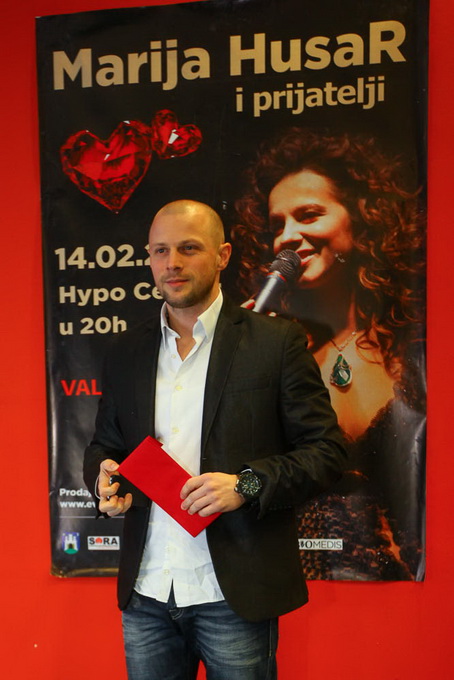 Valentinovo Fever glazbenice Marije Husar za pamćenje! Slavlje ljubavi uveličali su i Maya Sar, Vanda Winter, Sementa Rajhard, Damir Kedžo, dok su u ljubavnim čarima uživali gradonačelnik Milan Bandić, Martina Tomčić i Ivana Husar, glumac Vedran Komeričk Valentinovo Fever glazbenice Marije Husar za pamćenje! Slavlje ljubavi uveličali su i Maya Sar, Vanda Winter, Sementa Rajhard, Damir Kedžo, dok su u ljubavnim čarima uživali gradonačelnik Milan Bandić, Martina Tomčić i Ivana Husar, glumac Vedran Komeričk