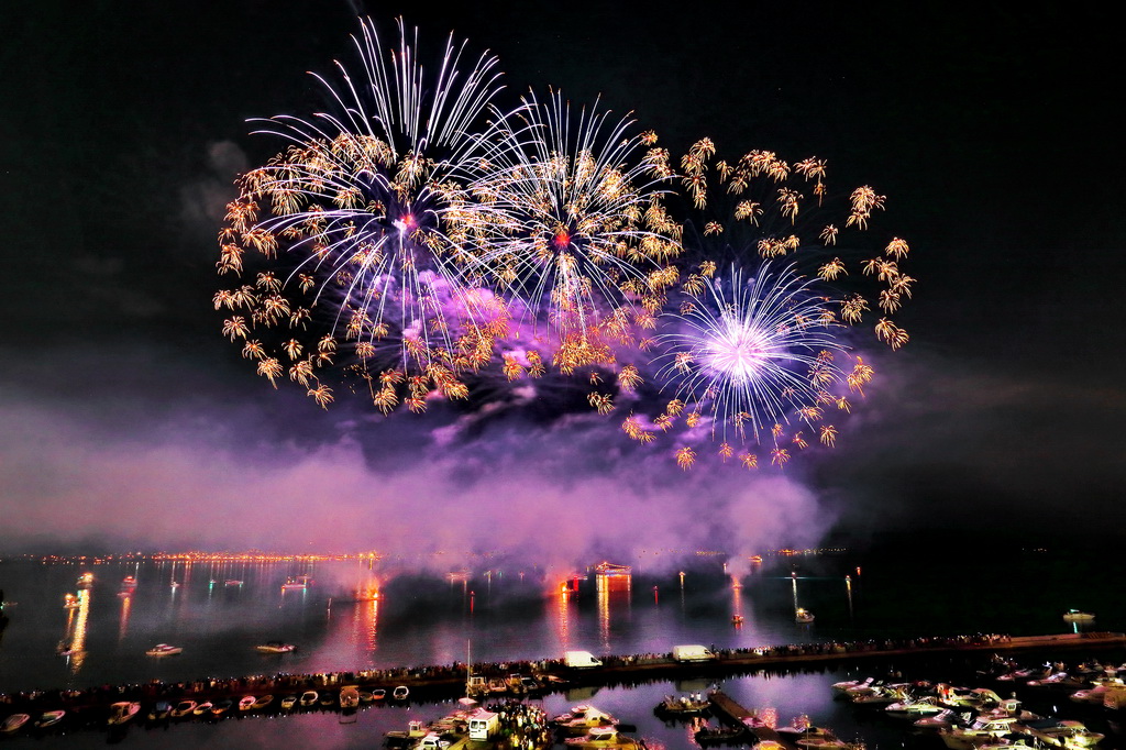 Biogradska noć 2017: Spektakularni vatromet Biogradska noć 2017: Spektakularni vatromet