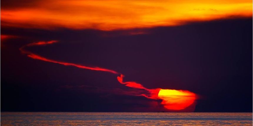 Boris Kačan: Bonaca u vrijeme zalaza na moru i skriveni nadolazeći kumulonimbus, Zadar 11.7.2008. Boris Kačan: Bonaca u vrijeme zalaza na moru i skriveni nadolazeći kumulonimbus, Zadar 11.7.2008.