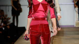 Trend izvještaj za jesen 2010: Crveni baršun (Fashionologie.com)