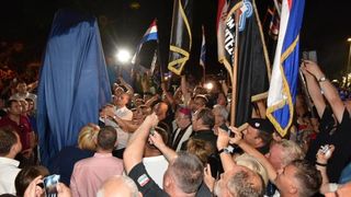 U Dragama otkriven spomenik Miru Barešiću. Photo: Dino Stanin/PIXSELL