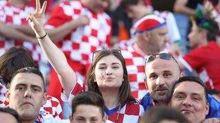 Hrvatski navijači okupirali Lens uoči utakmice s Portugalom, Photo: PIXSELL Hrvatski navijači okupirali Lens uoči utakmice s Portugalom, Photo: PIXSELL