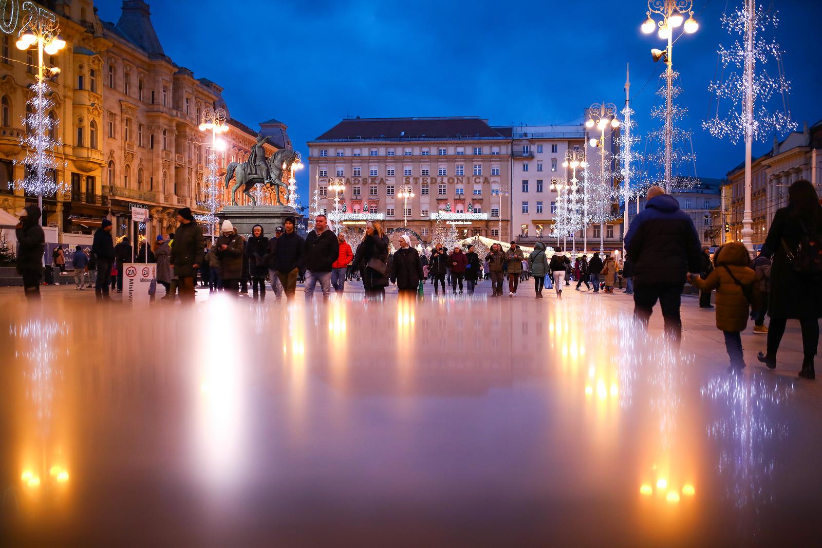 Zagrebački Advent na Trgu bana Jelačića