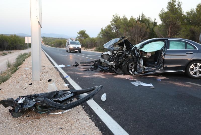 Stravičan sudar na vodičkoj obilaznici odnio jedan još jedan život a šest je osoba teško ozljeđeno
