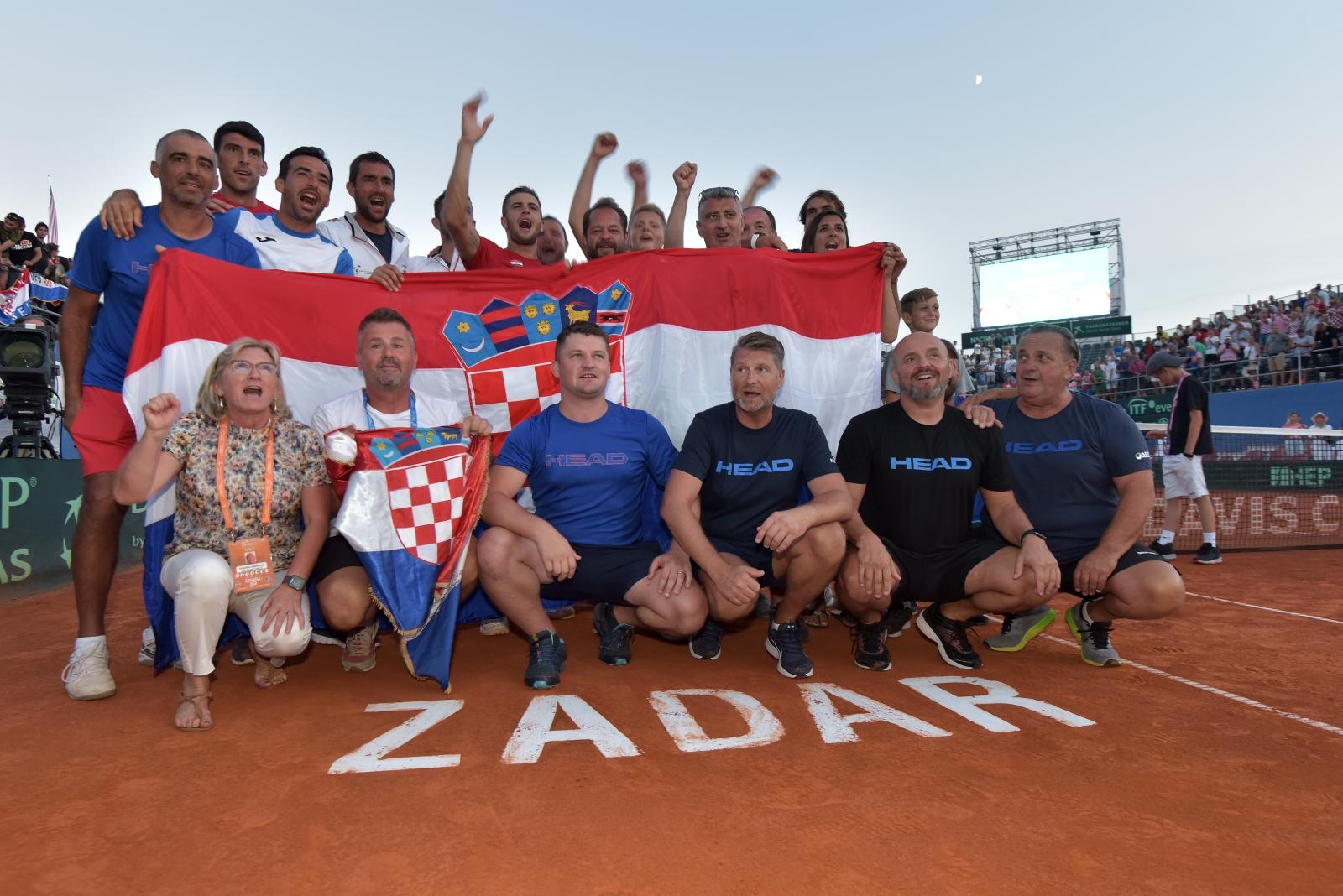 Slavlje hrvatskih tenisača nakon pobjede nad SAD-om Slavlje hrvatskih tenisača nakon pobjede nad SAD-om