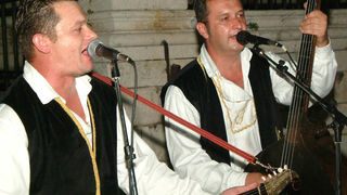 Pet Tambura na Narodnom trgu