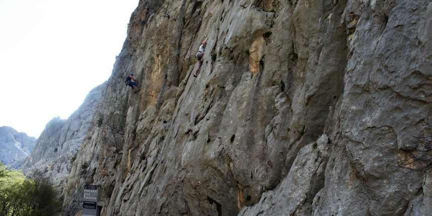 Potpisivanje ugovora u prezentacijskom centru “Podzemni grad Paklenice” NP Paklenica
