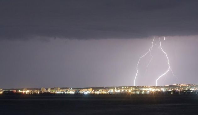 Zadarsko područje tijekom noći pogodilo je jako grmljavinsko nevrijeme, koje jse kasnije nastavilo obilno kišom u jutarnjim satima.  Photo: Borna Filić/PIXSELL