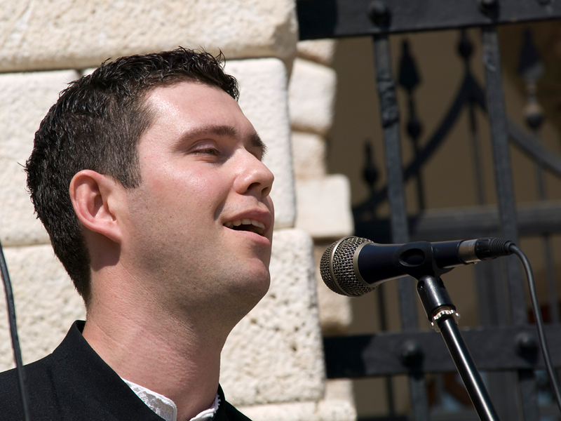 Klapa Kadena na Narodnom trgu, 12. travnja 2009.