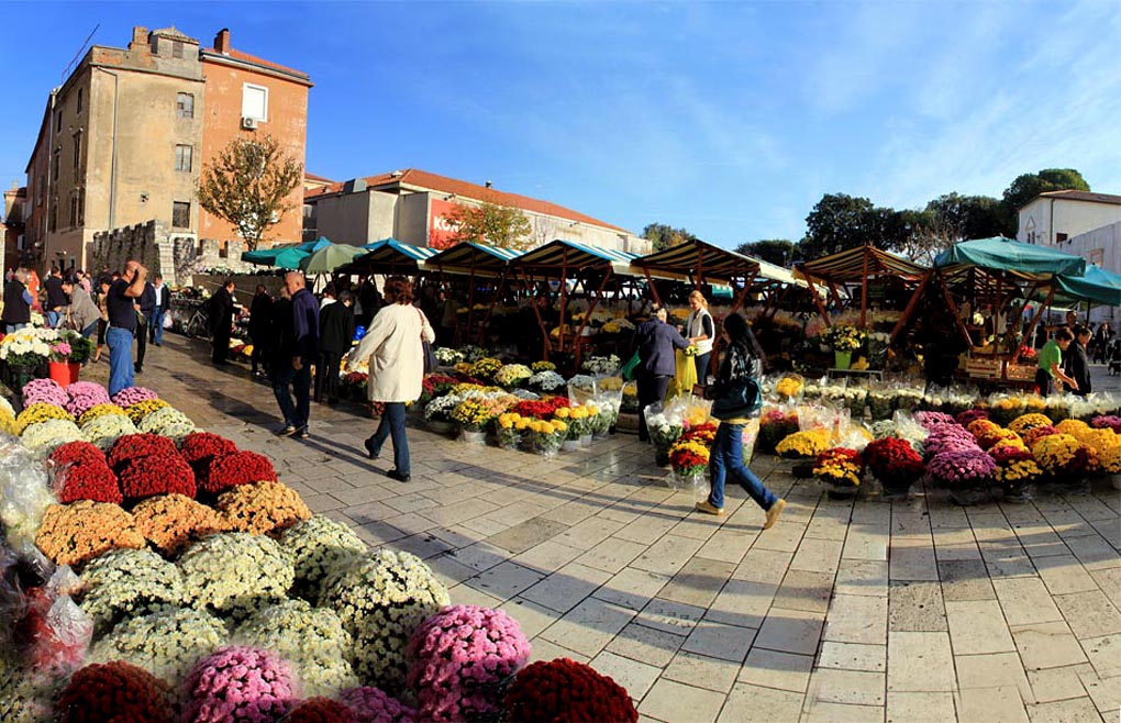 Započela prodaja cvijeća na zadarskoj tržnici, foto-I. Perinčić Započela prodaja cvijeća na zadarskoj tržnici, foto-I. Perinčić