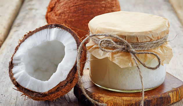 Kokosovo ulje – jača organizam i imunitet te doprinosi topljenju masnih jastučića na predjelu trbuha