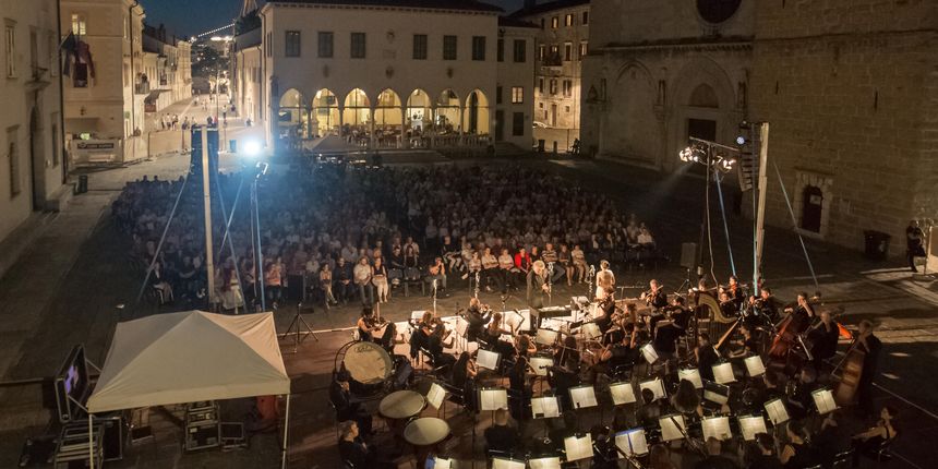 Velika završnica Glazbenih večeri na Poljani Šime Budinića Velika završnica Glazbenih večeri na Poljani Šime Budinića