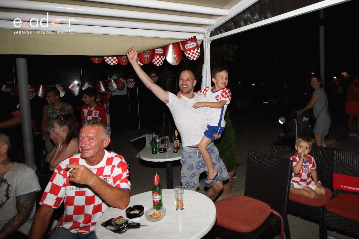 Bibinje: Navijanje za Vatrene i fešta nakon pobjede nad Rusijom