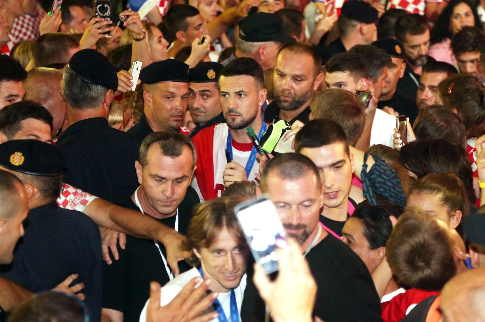 Zadrani na Forumu priredili spektakularan doček za svoje Vatrene Zadrani na Forumu priredili spektakularan doček za svoje Vatrene