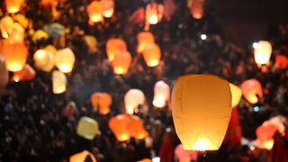 Na tržnici Dolac održan je peti performans Kapulica & Lampioni.  Foto: PIXSELL