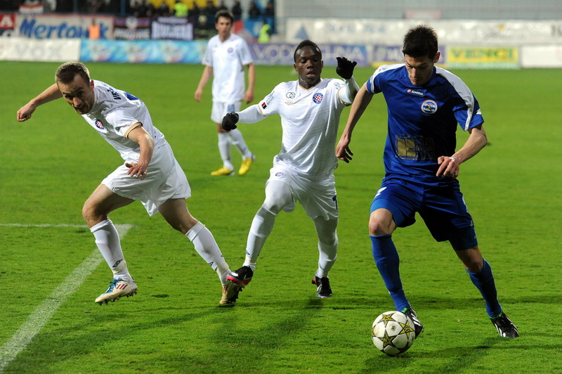 Zadar, 170313
Stadion Stanovi.
24. kolo MaxTV Prva Liga. NK Zadar – NK Hajduk.
Na fotografiji: detalj s utakmice; Begonja (plavi), Vrsajevic(lijevo).
Foto: Luka Gerlanc / CROPIX Zadar, 170313
Stadion Stanovi.
24. kolo MaxTV Prva Liga. NK Zadar – NK Hajduk.
Na fotografiji: detalj s utakmice; Begonja (plavi), Vrsajevic(lijevo).
Foto: Luka Gerlanc / CROPIX