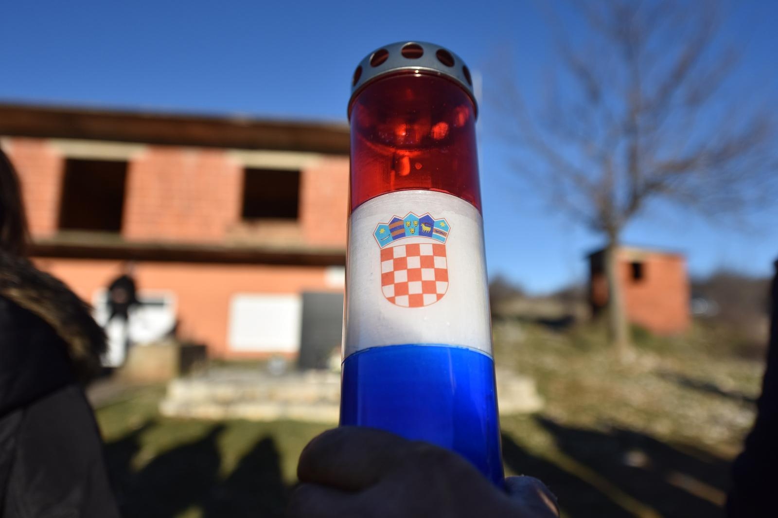 Ervenik: Obilježena 26. godišnjica stradanja obitelji Čengić