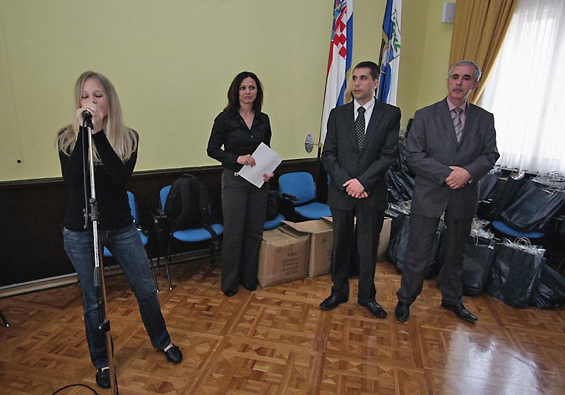 Image 1072191 (auto)