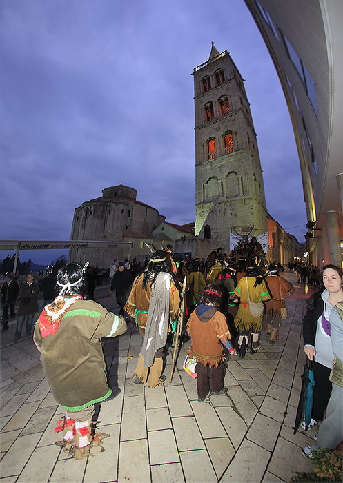 Karneval 2012: Pleme “Crna jama” iz rezervata Stanovi Karneval 2012: Pleme “Crna jama” iz rezervata Stanovi