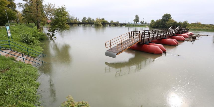 Karlovac: Iako su vodostaji Kupe i Korane povišeni ne prijeti opasnost od poplave
