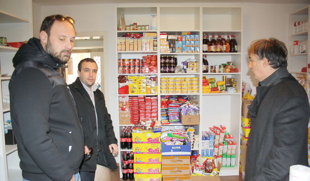 Zadarski sportaši i sportski novinari velikog srca napunili Socijalnu samoposlugu