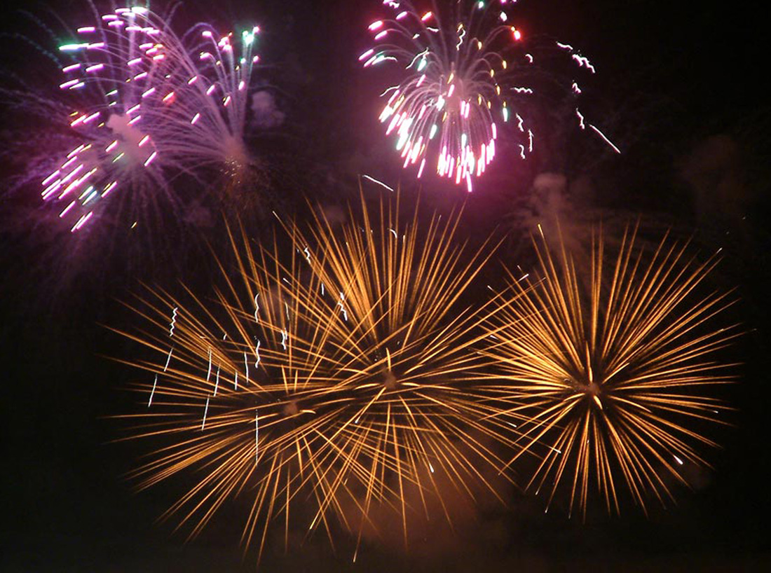 SUKOSAN, 13.08.2007. Trke tovarov, Noc svicarenja, klape Zapivajmo Kasijanu, vatromet