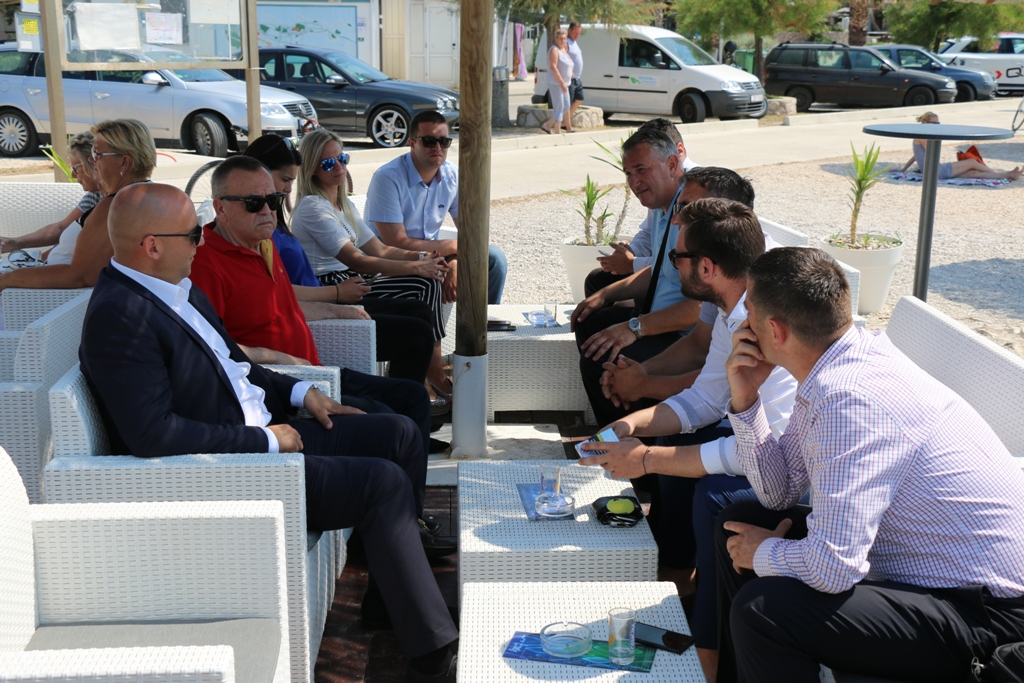 Vir: Primopredaja novog voznog parka komunalne tvrtke Čisti otok Vir: Primopredaja novog voznog parka komunalne tvrtke Čisti otok